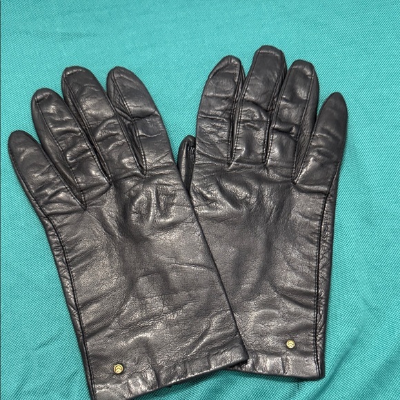 Aris Accessories - Vintage Aris Women's Black Leather Gloves - 7.5